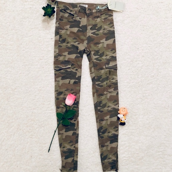 pull and bear camo pants